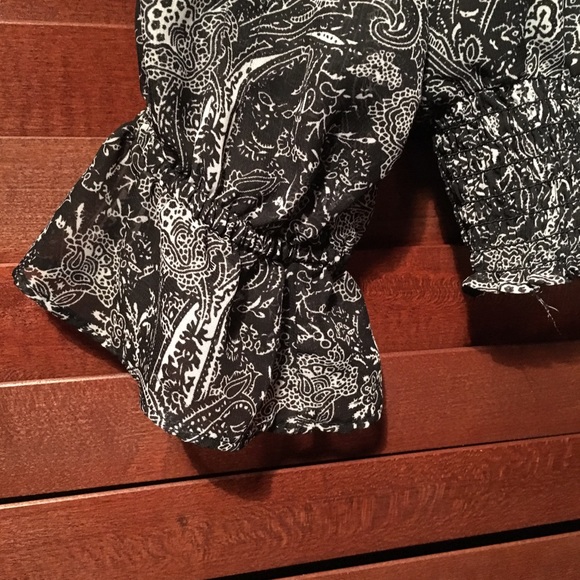 Notations large pretty black and white paisley top - Picture 4 of 6